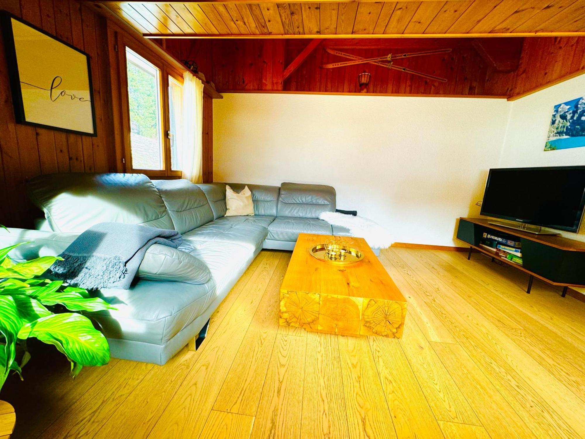 Cozy In Vintage House In